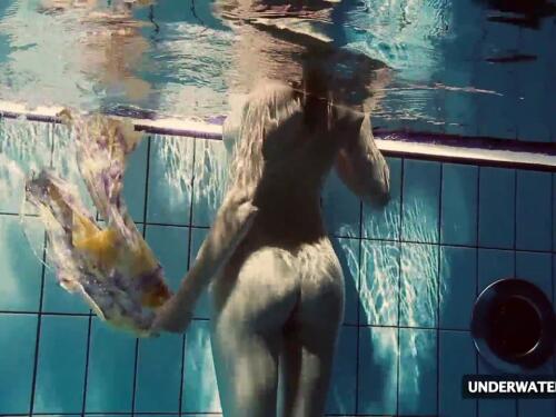 Beach Underwater Porn - Underwater porn videos - SpankingTube